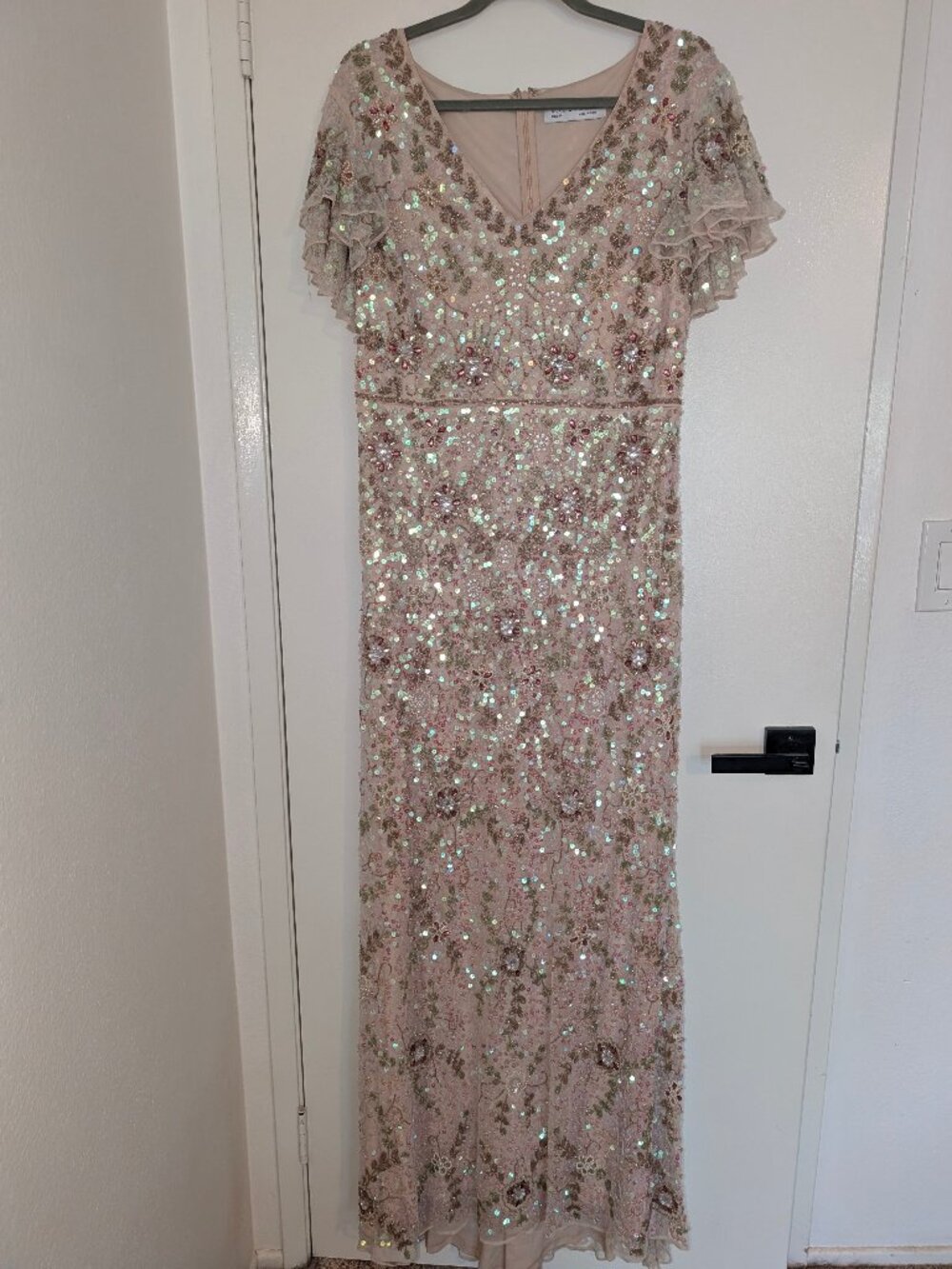 Stunning Mac Duggal Sequin Formal Gown Size 20 NWT